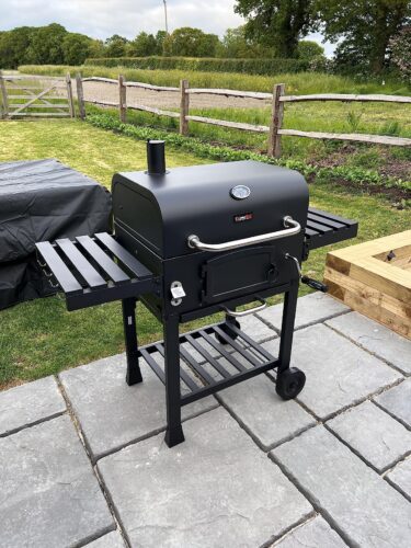 CosmoGrill Outdoor XL Charcoal Smoker BBQ Grill – Adjustable Charcoal Pan, Built-in Thermometer, 2 Side Tables, Chimney & Wheels – Portable Garden Barbecue Smoker photo review